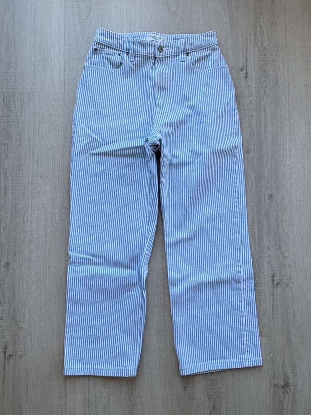 Abercrombie 90s Relaxed High Rise Jeans - Women 27/4 Short Curve Love - Stripe
